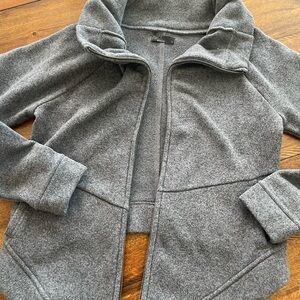 prAna fleece gray full zip back cropped sweatshirt sweater sz L